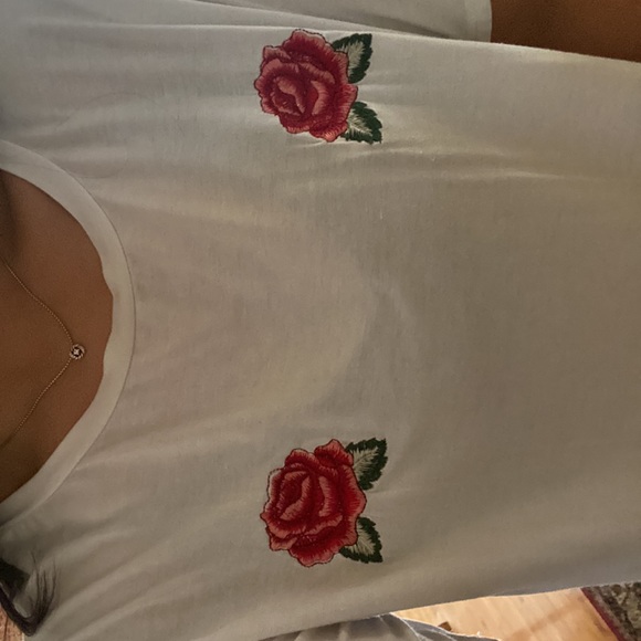 White summer top - Picture 3 of 3